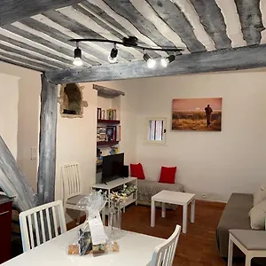 Cosy Dans Le Centre-ville Historique LʼIsle-sur-la-Sorgue
